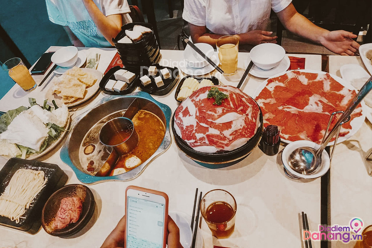 Manwah Taiwanese Hot Pot – Tan chảy với Buffet lẩu Đài Loan ngon hơn crush của bạn