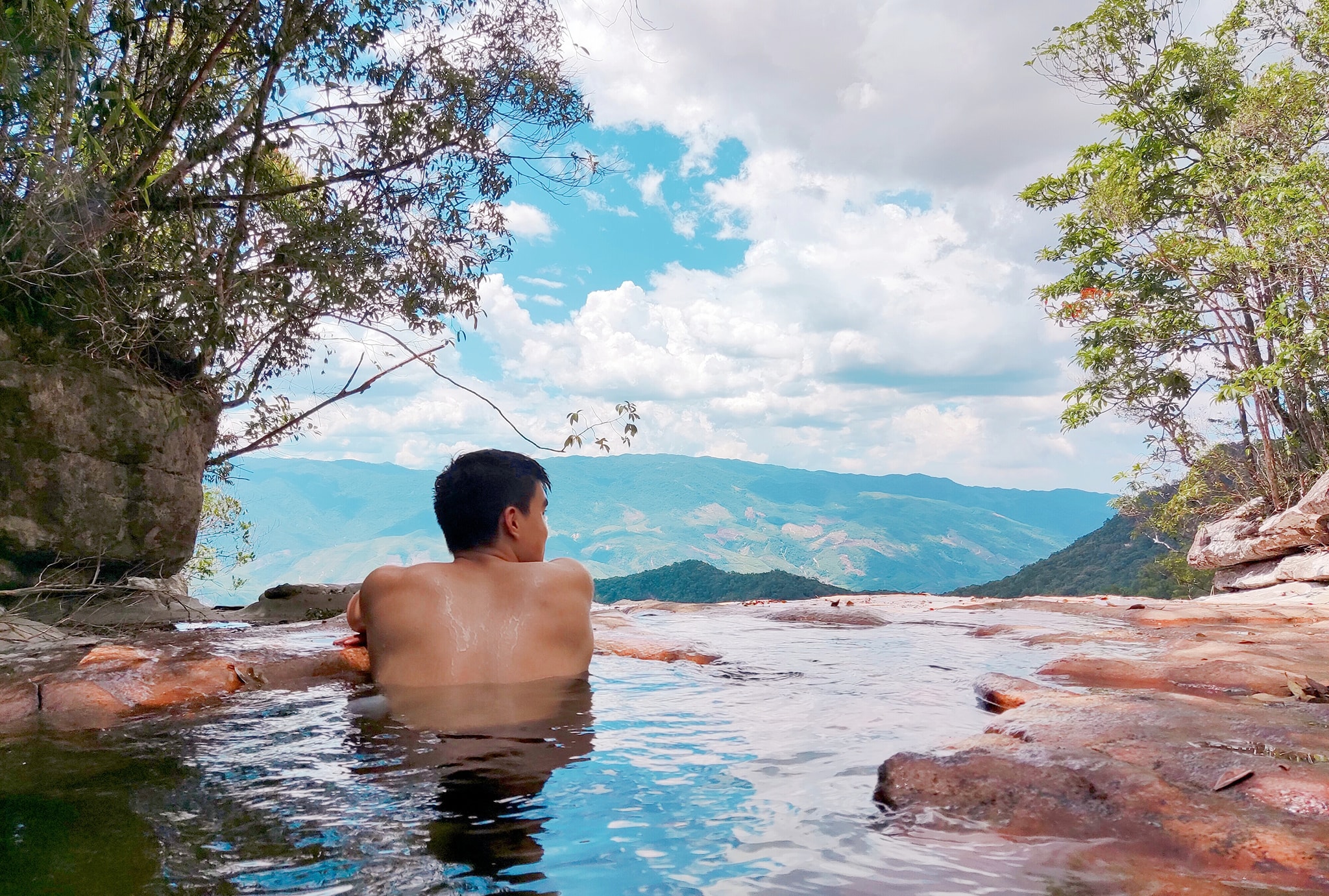 Địa điểm cực HOT – Check in hồ trên núi gần Đà Thành